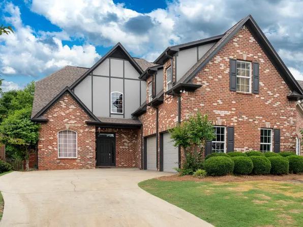 8722 Highlands Dr, Trussville, AL 35173