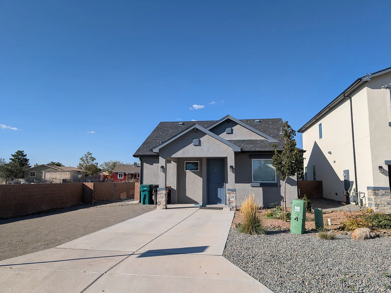 2 bed, 900 sqft, $1,950 — Photo 1