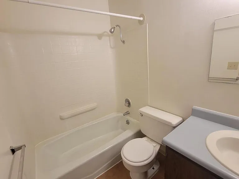 1315 D St #9 — Photo 10