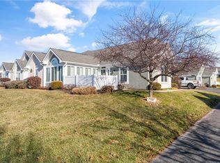 7107 Meadowsweet Ln, Shawnee, KS 66227
