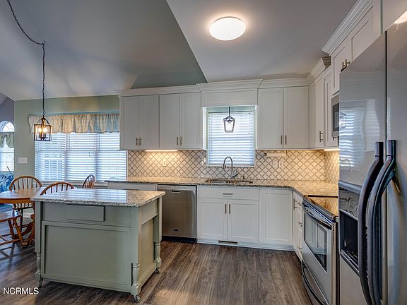 3rd image of 1215 Porter Place