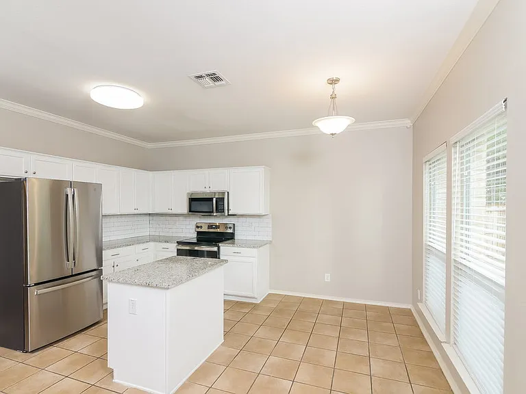 4323 Gentle Grove Dr — Photo 7