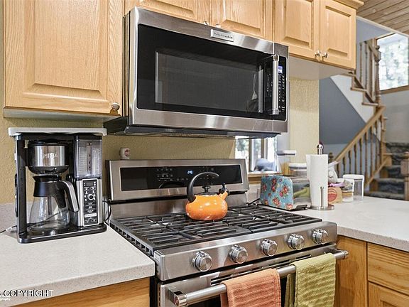 4th image of 9531 Dundas Cir