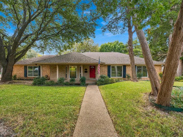 218 White Hall Rd, Woodway, TX 76712