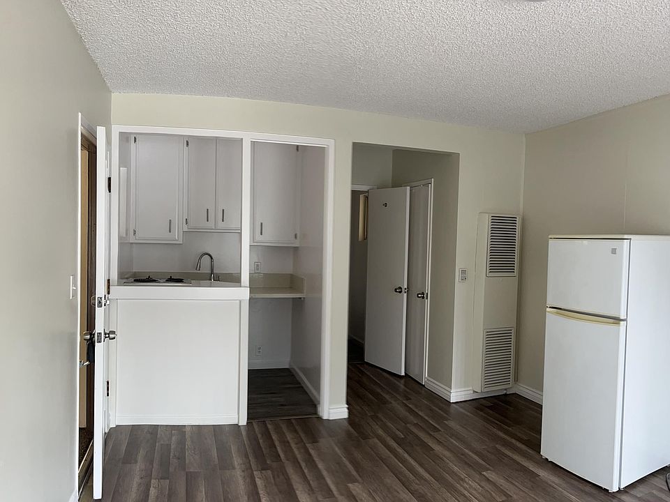 1st image of 500 E Providencia Ave #2