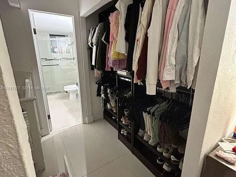2903 N Miami Beach Blvd #906 — Photo 9