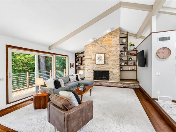 7116 Applewood Dr, Madison, WI 53719