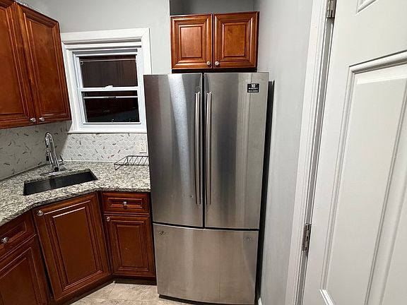 3rd image of 230 No Maple Ave #2