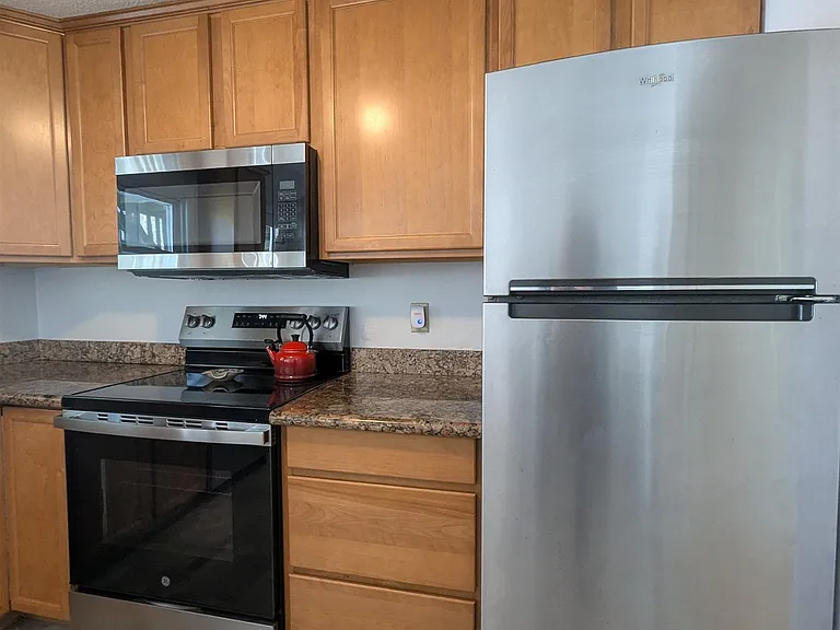 471 High St #4 — Photo 7