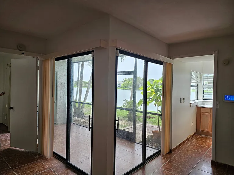 1041 Jefferson Dr #J — Photo 10