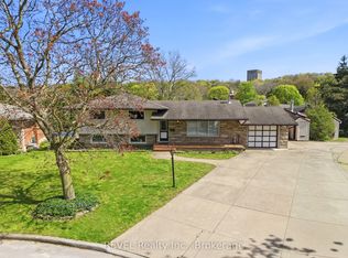 8 Fernwood Ter, Saint Catharines, ON L2T 3W5