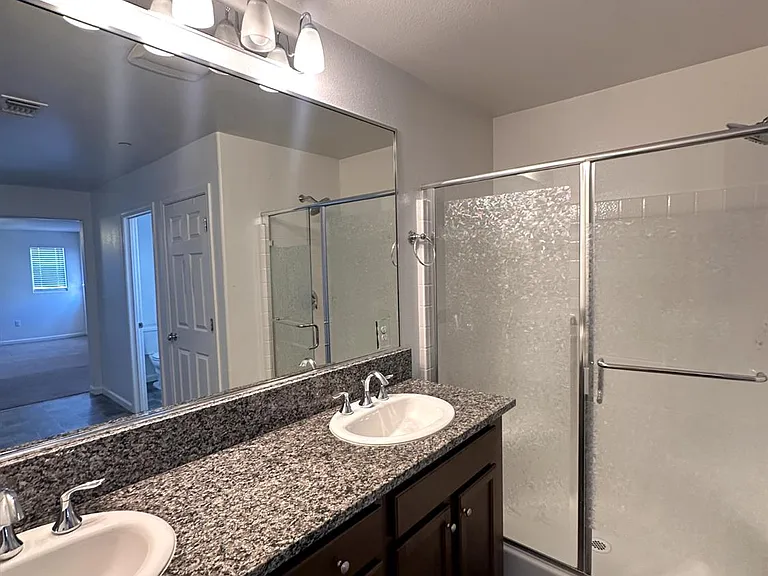 2893 N Schneider Ave — Photo 7