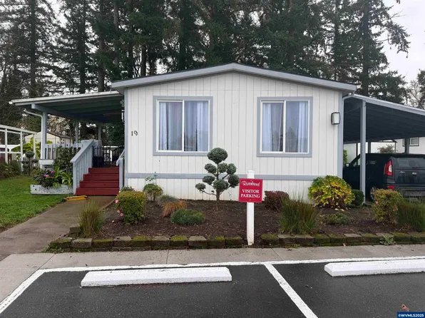 13900 SE Highway 212 Unit 19, Clackamas, OR 97015