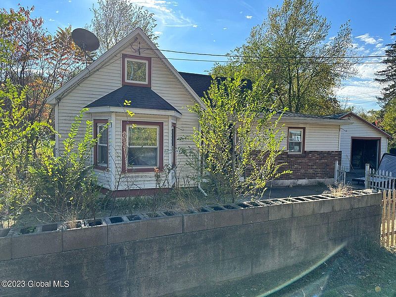 2nd image of 64 Snyders Corner Road