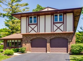 201 Mendon Ln, Schaumburg, IL 60193