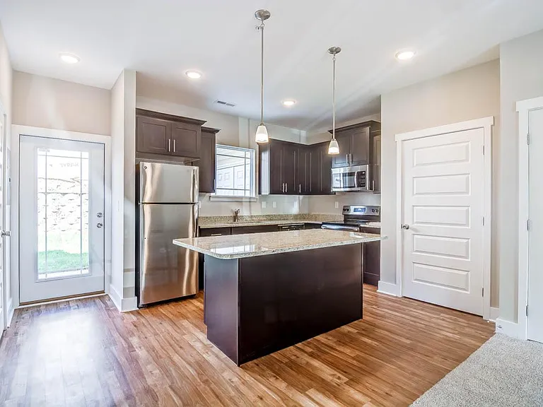 8013 Tuberose Ct — Photo 3