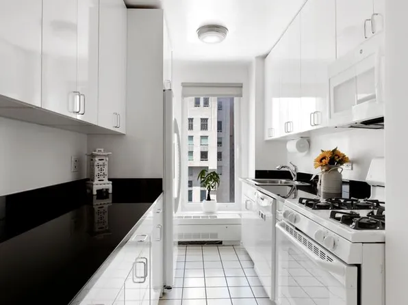 200 Central Park South image 3 of 9