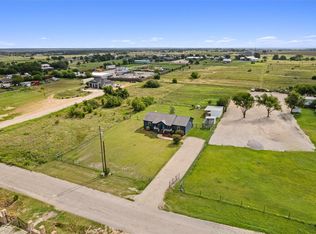 150 Evangeline Ln, Hutto, TX 78634