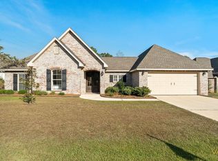 65 W Cadbury Ln, Hattiesburg, MS 39402