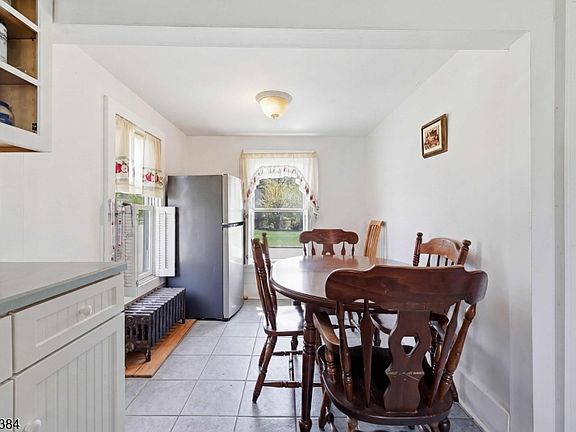 5th image of 138 Bartley Rd