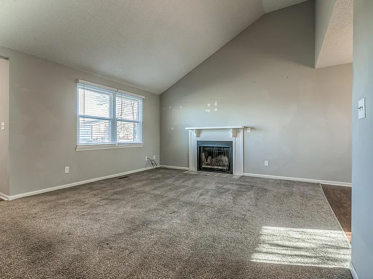 13749 W 62nd St — Photo 2