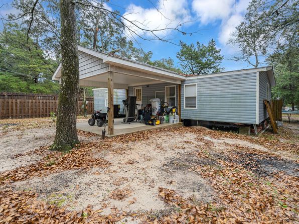 679 Persimmon St, Freeport, FL 32439