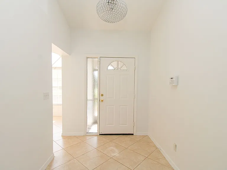 10201 Regent Cir — Photo 21