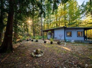 7983 Oregon Trl, Maple Falls, WA 98266