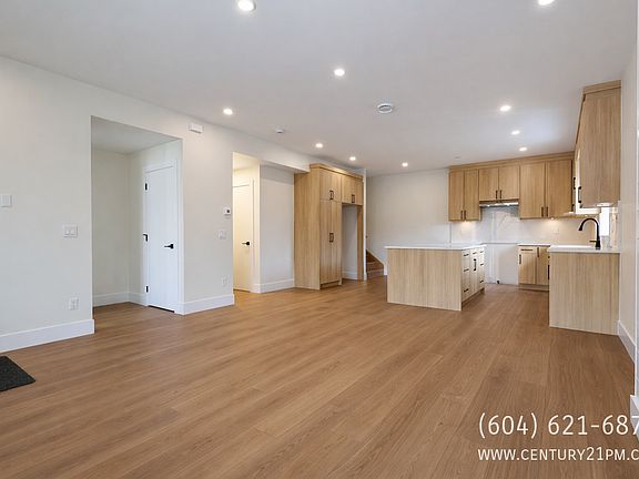 3rd image of 33918 Marshall Rd #2