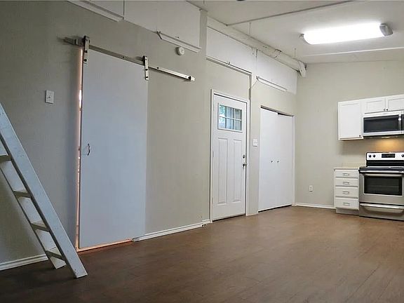 4th image of 333 E Torrey St Unit B