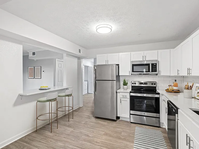 Elliot Apartments on Abernathy — Photo 22
