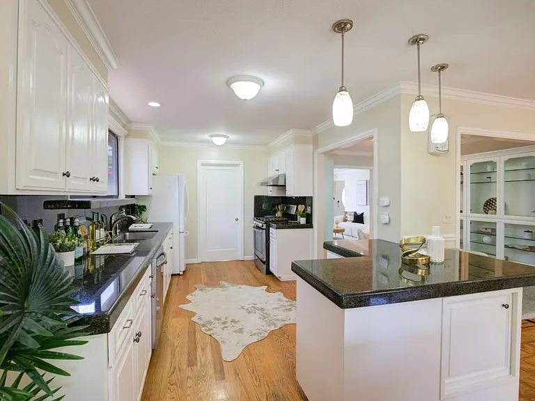 755 Sycamore Ave #101 — Photo 10