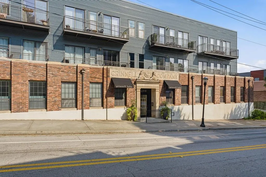2 bed, 2.0 bath, 1196 sqft, $3,650 — Photo 3