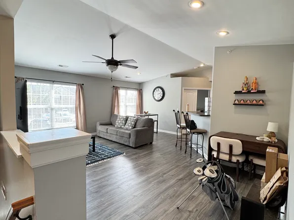 407 Breezewood Ct, Ludlow, KY 41016