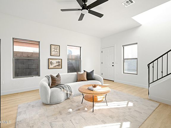 5th image of 3034 E KINGS Avenue