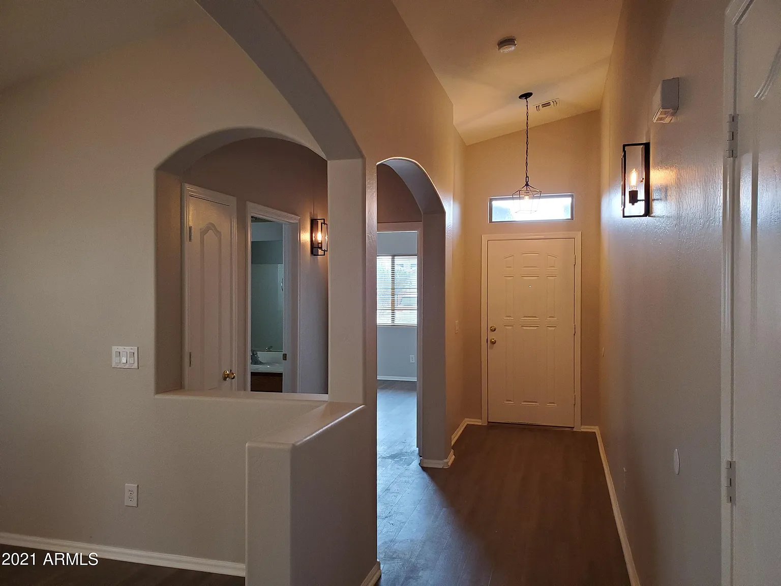 3 bed, 2.0 bath, 1719 sqft, $2,000 — Photo 2