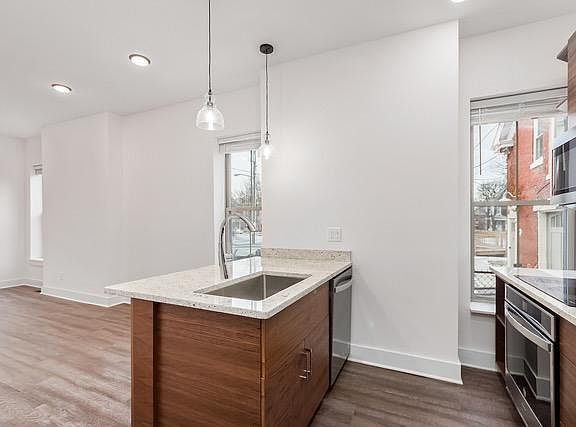 2nd image of 298 Wilson Ave
