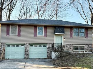 2413 SW 5th St, Blue Springs, MO 64014