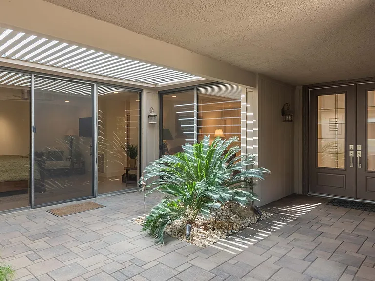 101 Columbia Dr — Photo 33