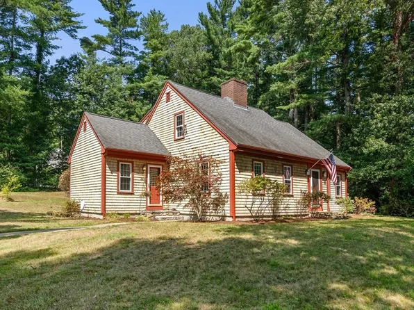 223 Elm St, Pembroke, MA 02359