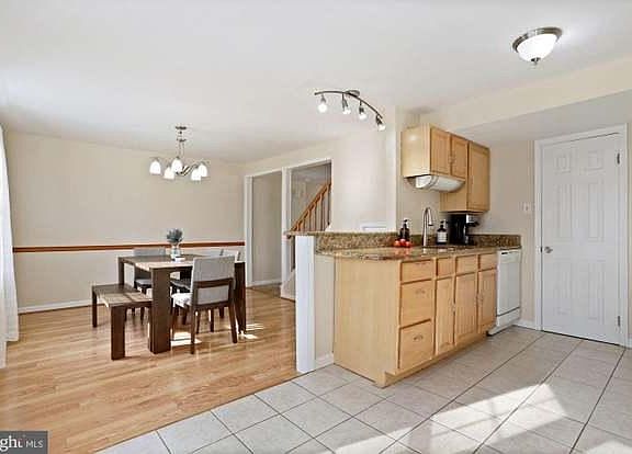 5th image of 7913 Central Park Cir