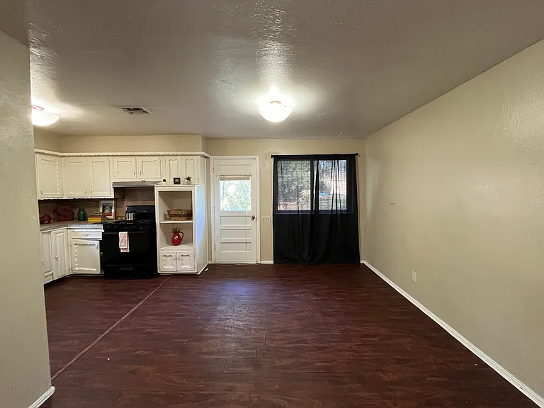 1508 Tanglewood Dr — Photo 6