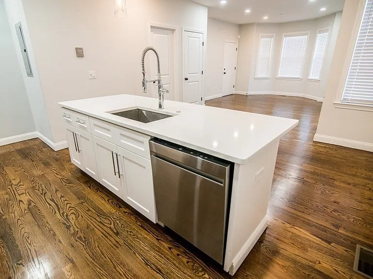 757 Washington St #1 — Photo 5