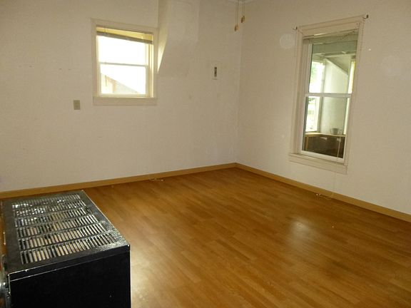 5th image of 2006 Kensington Ave