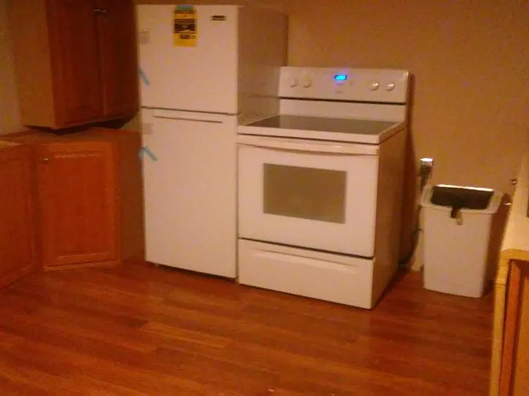unit 200: Kitchen available