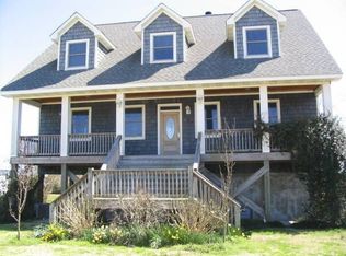 970 Mallard Bay Rd, Hampstead, NC 28443