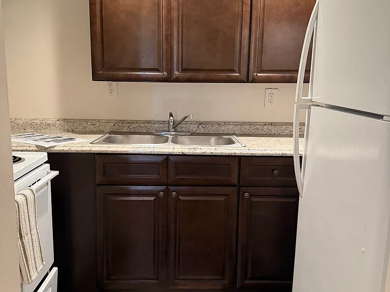 full kitchen