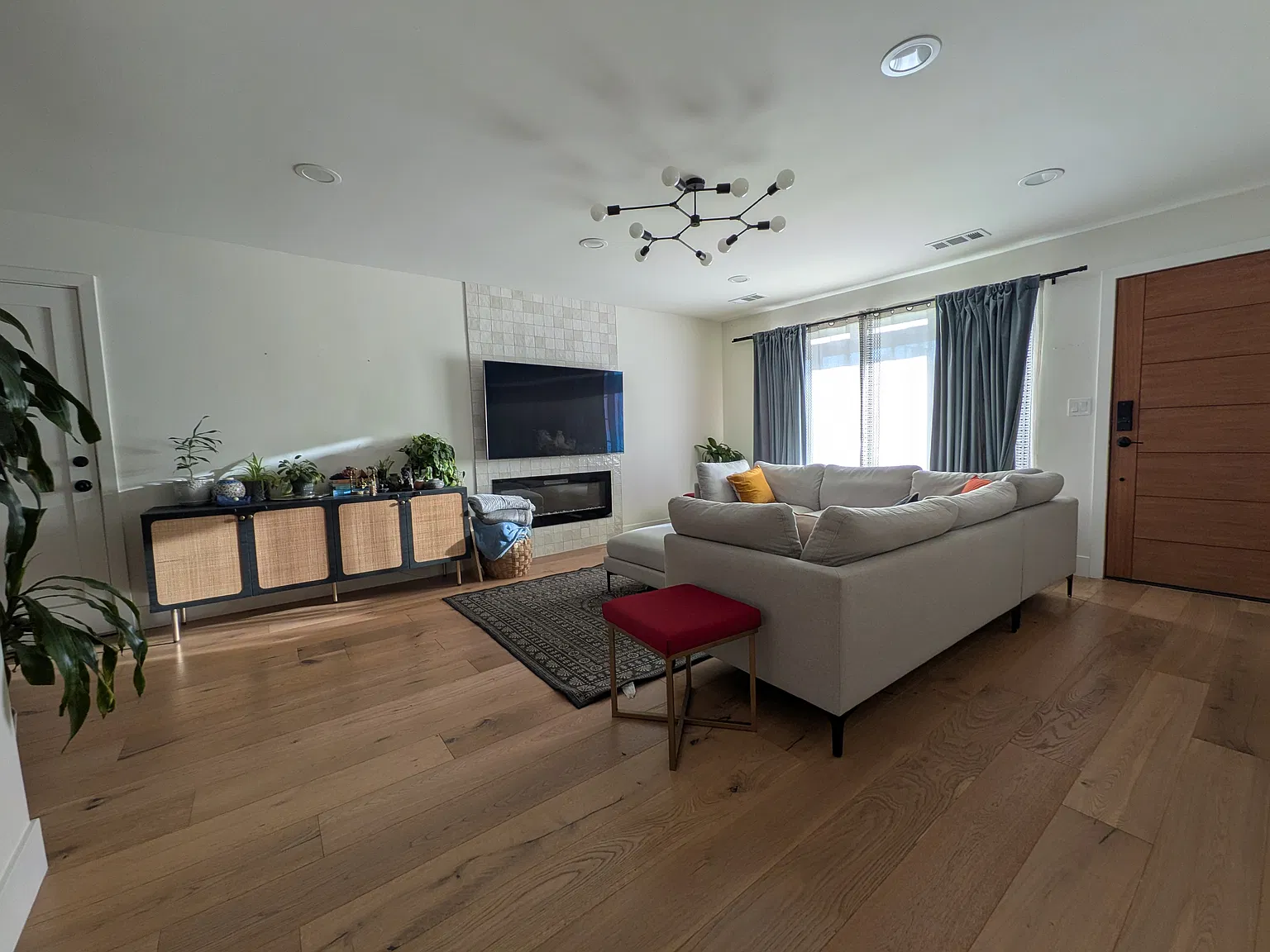 3 bed, 2.5 bath, 1875 sqft, $6,300 — Photo 4