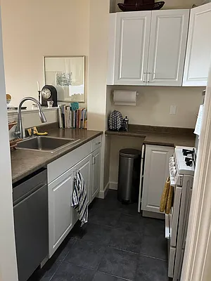 Rented by Akam Sales and Brokerage | media 8