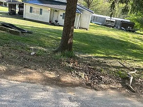 5929 Camp Creek Rd, Huntington, WV 25701